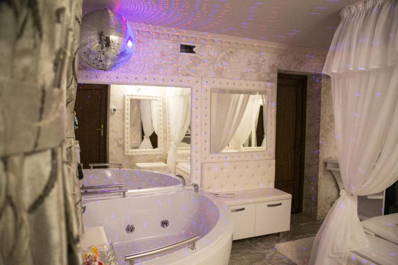 Отели для свиданий Anadi Hotel Boutique Брашов-36