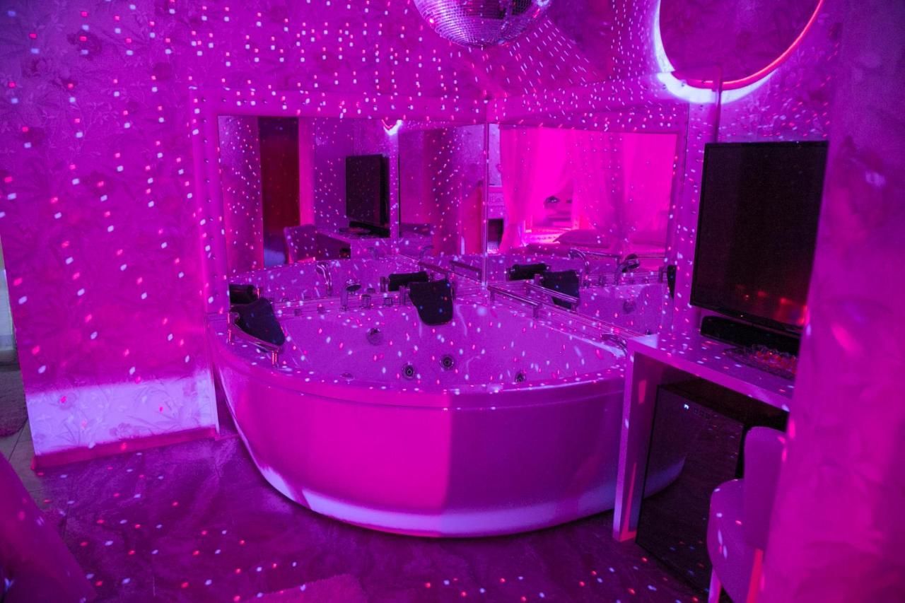 Отели для свиданий Anadi Hotel Boutique Брашов-40