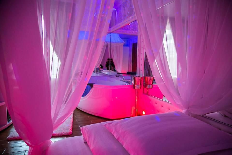 Отели для свиданий Anadi Hotel Boutique Брашов-7